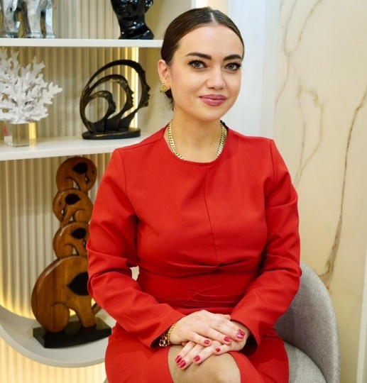 Op. Dr. Emine Şakalar Kimdir?